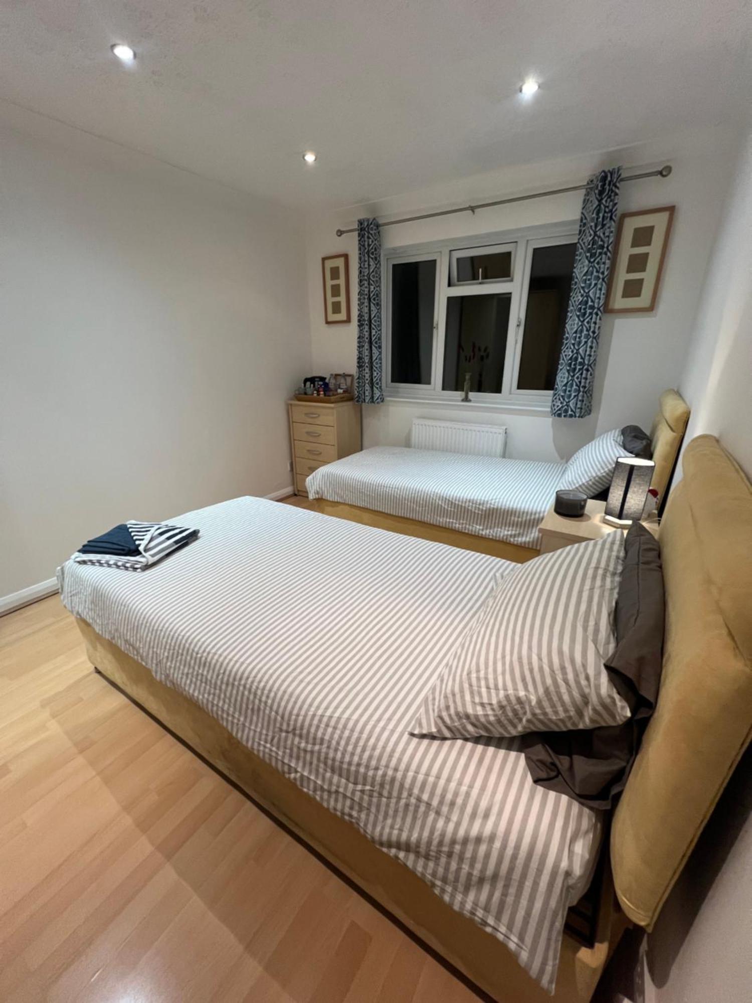 Double Room At The Bungalow With Shared Shower Room Кетъринг Екстериор снимка