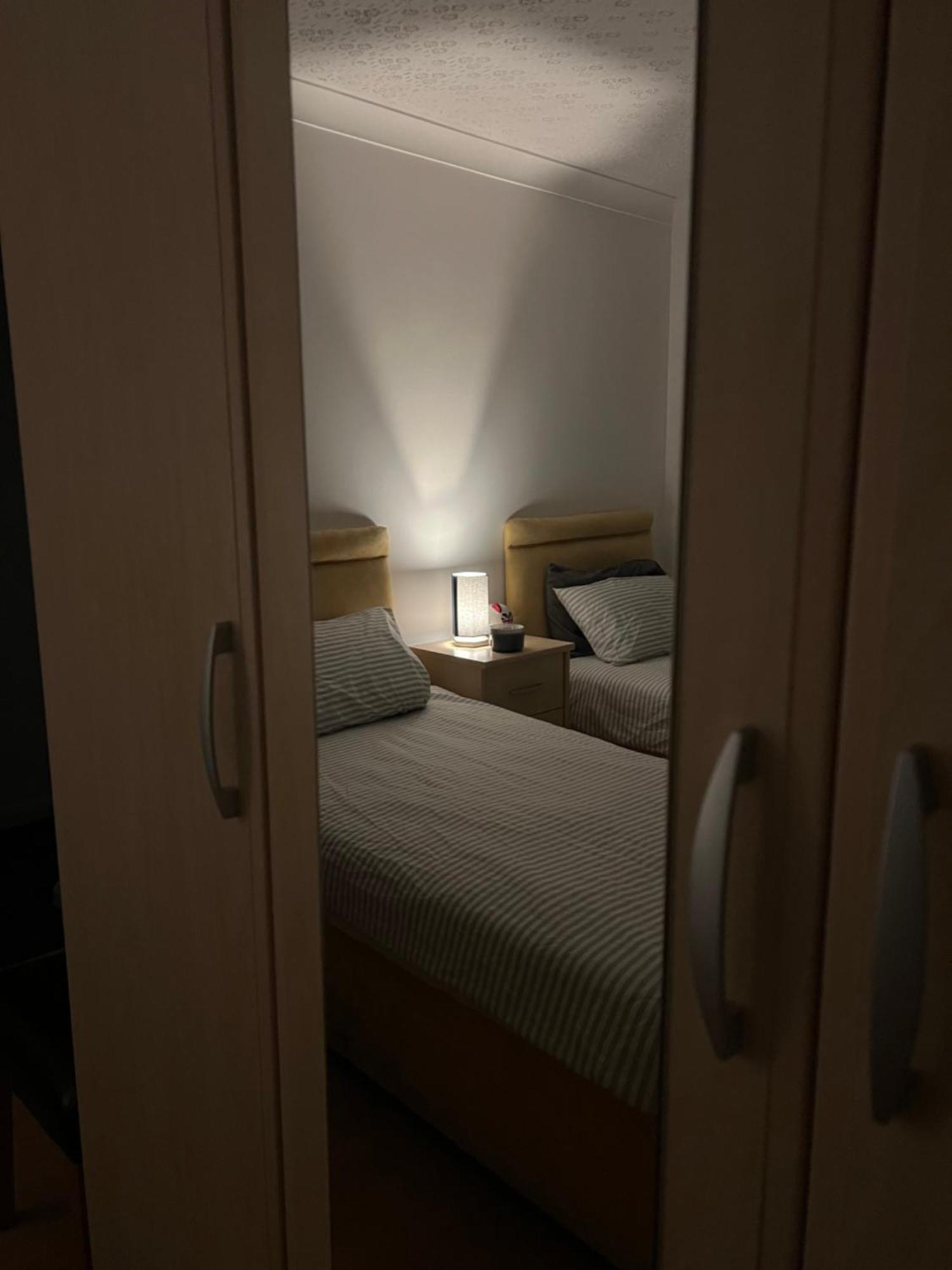 Double Room At The Bungalow With Shared Shower Room Кетъринг Екстериор снимка