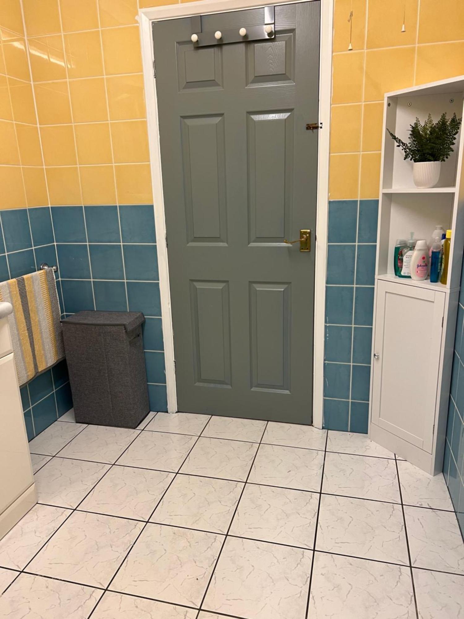 Double Room At The Bungalow With Shared Shower Room Кетъринг Екстериор снимка