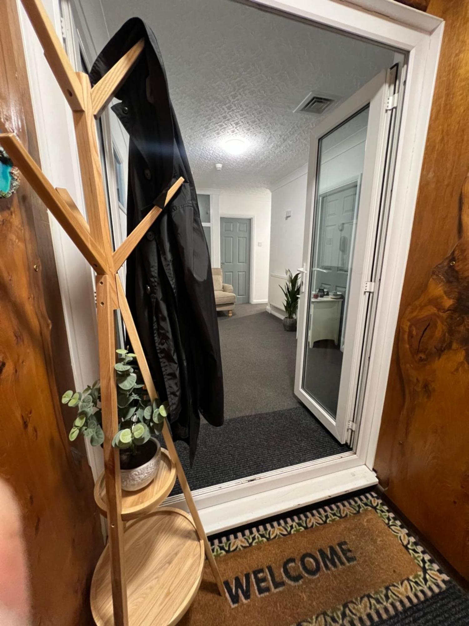 Double Room At The Bungalow With Shared Shower Room Кетъринг Екстериор снимка