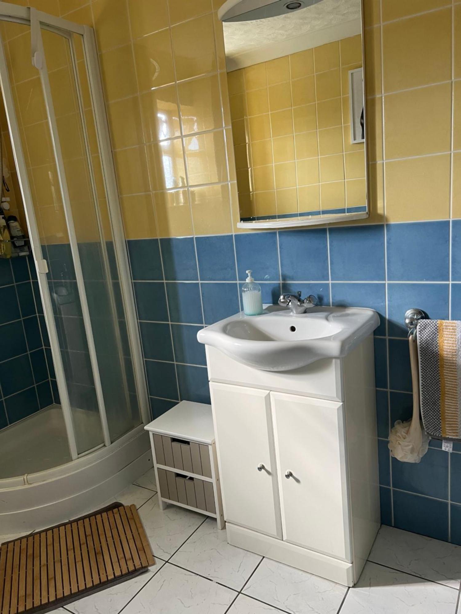 Double Room At The Bungalow With Shared Shower Room Кетъринг Екстериор снимка